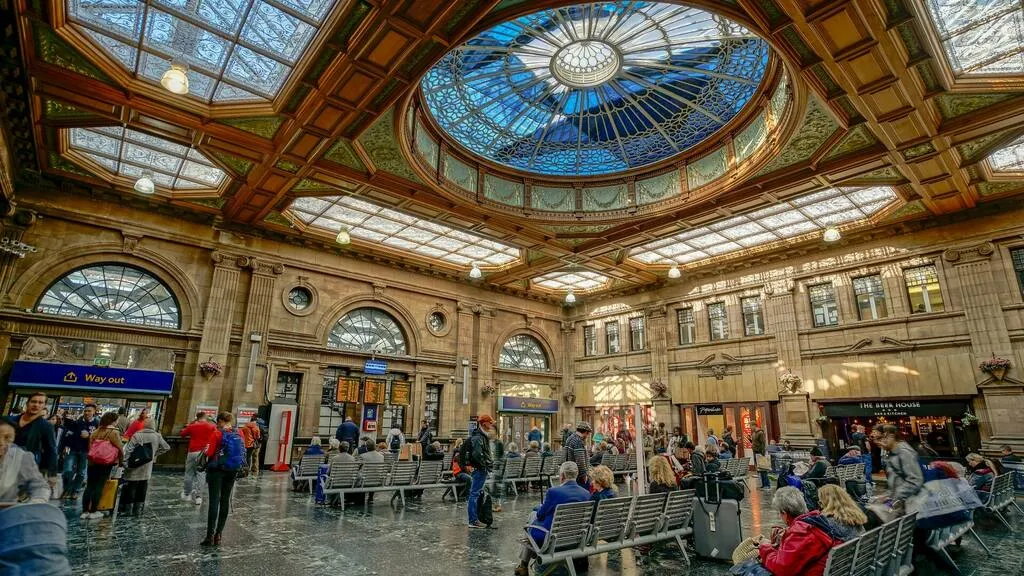 Edinburgh Waverley, Edinburgh