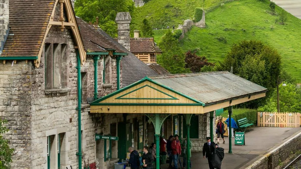 Ga xe lửa lâu đài Corfe, Dorset