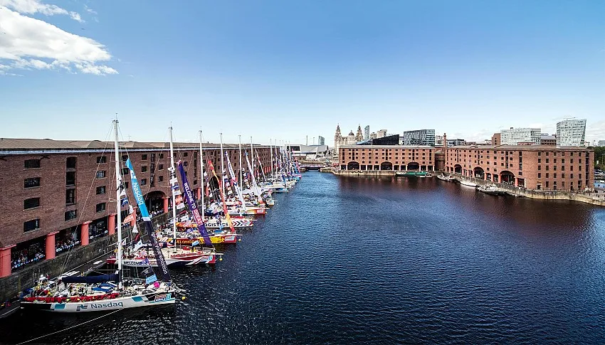 Bến cảng Albert Dock nổi tiếng nước Anh