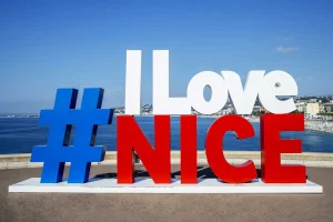 Biển báo I Love Nice là điểm check-in lý tưởng