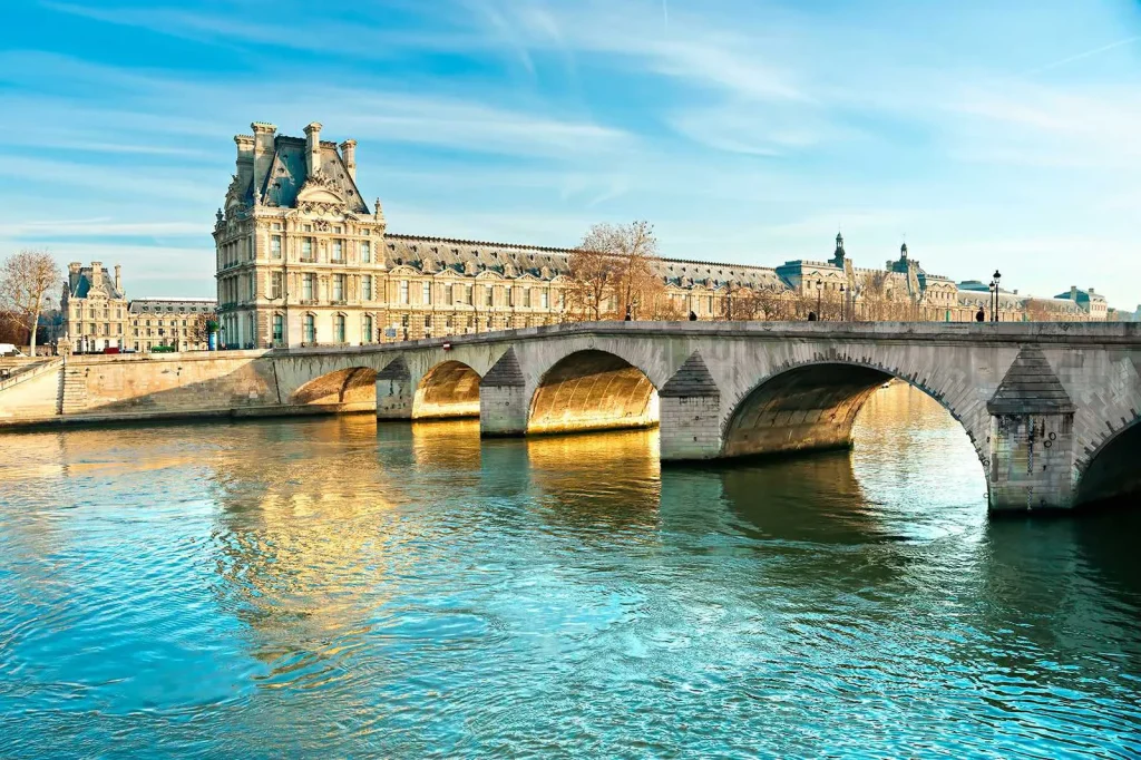 Cách di chuyển tới bảo tàng Louvre ở Paris