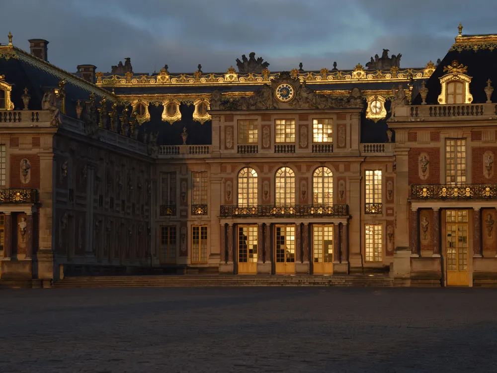 Cung điện Versailles vào buổi tối