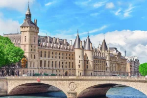 Những di tích quan trọng nhất thủ đô Paris